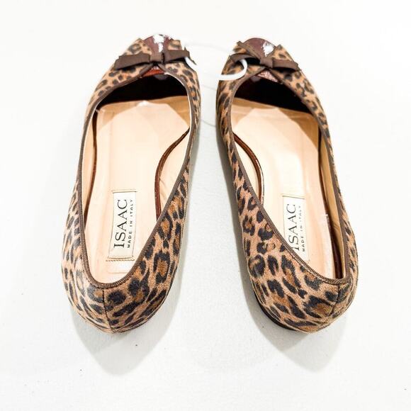 Isaac Mizrahi Suede Leather Leopard Print Peep Toe Flat Pump Size 8.5 - Picture 2 of 6